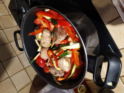 Recipe Veal with tomatoes and zucchini - FRIJE