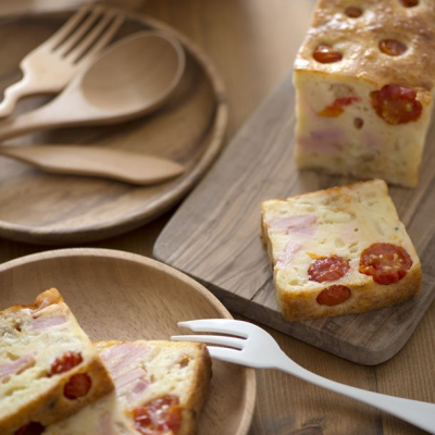 Recipe Goat Cheese and Bacon Savory Cake - FRIJE