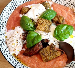 Recipe Creamy Italian-style cauliflower puree with croutons & burrata Zero sugar & low GI - FRIJE