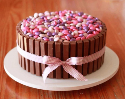 Recipe Kit Kat And Smarties Birthday Cake Frije